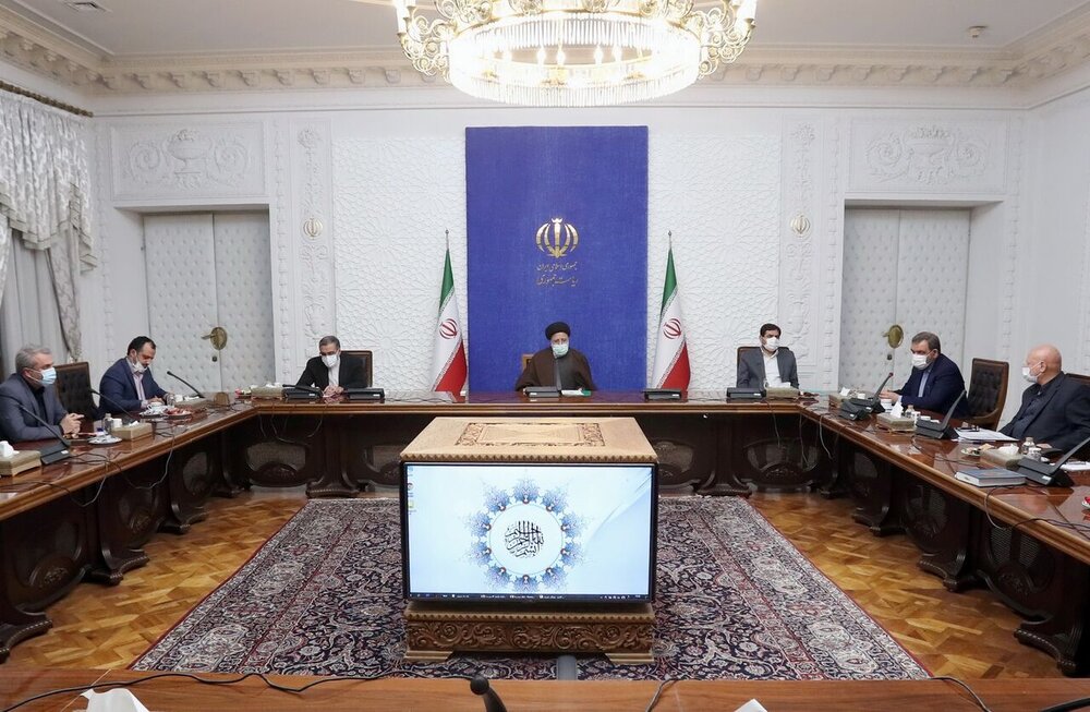 دستگاه‌ها به روند کاهش نقدینگی متعهد باشند