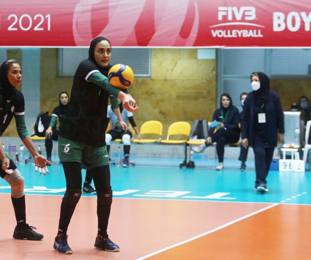  قدرت نمایی قهرمان نیم فصل در آغاز دور برگشت لیگ والیبال زنان