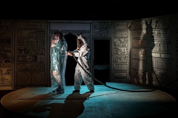 «احتمالات» علی شمس در تئاتر شهر آغاز شد
