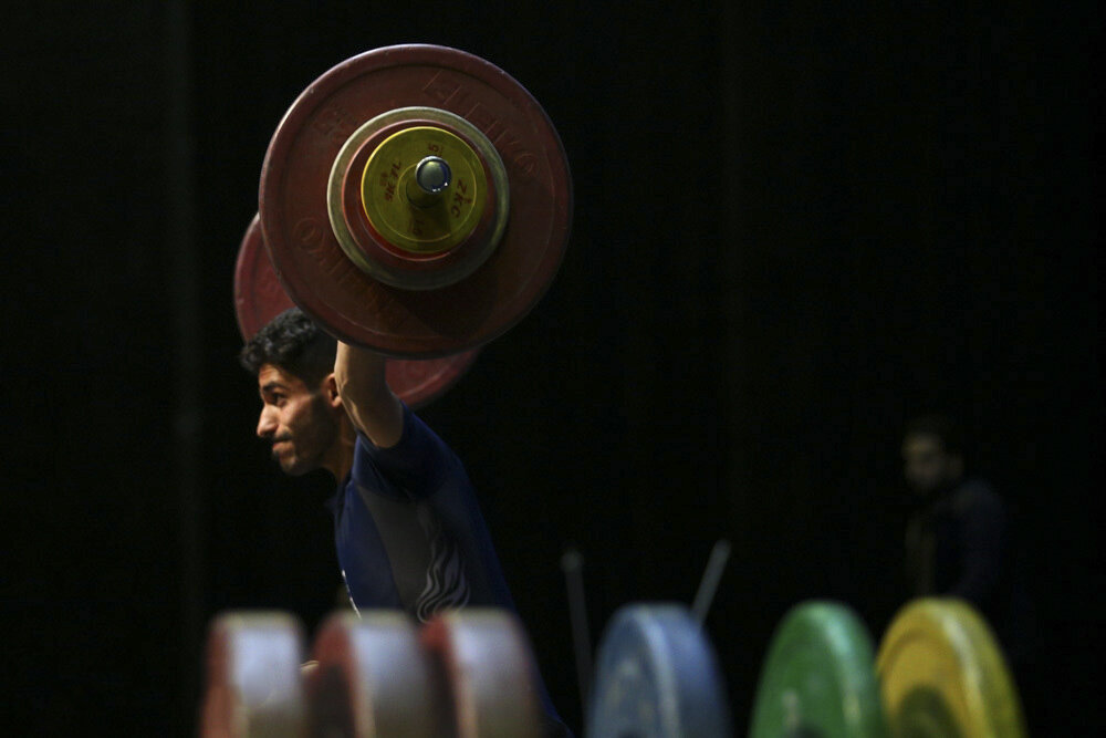 مسابقات لیگ وزنه‌برداری کارگران آغاز شد