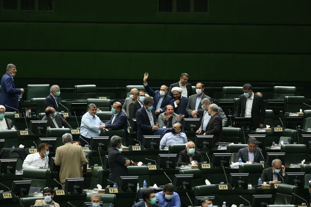 آزمون وکالت اجباری شد