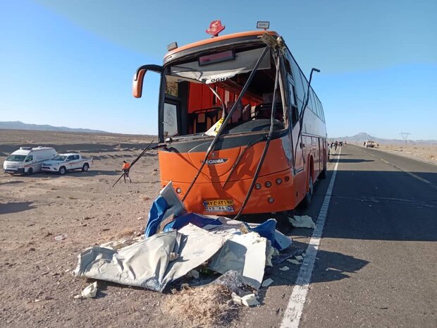 برخورد اتوبوس با کامیون در محور نهبندان – زاهدان
