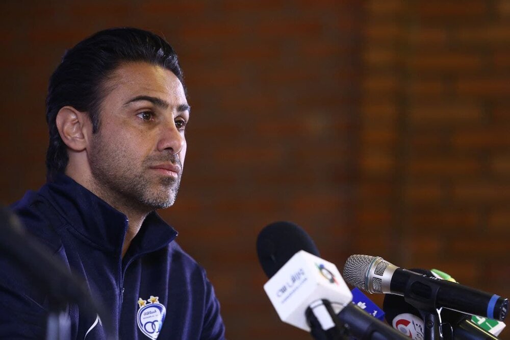 یک بار در عمرم اعتراض کردم که کارت گرفتم/ از دیگر مربیان هم می پرسید زیبا بازی نکردند؟