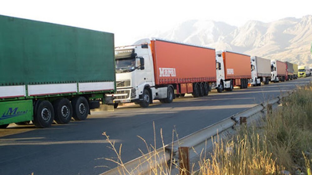 افزایش ۱۲۵ درصدی عوارض جابجایی بار در کشور آثار تورمی دارد