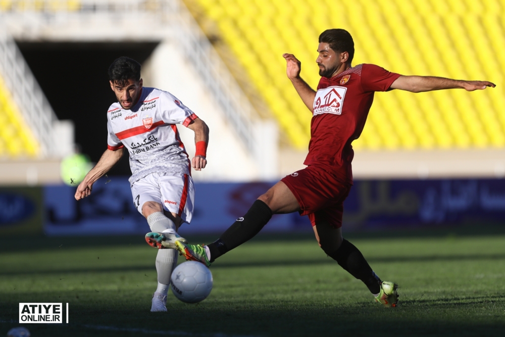 دیدار دو تیم پرسپولیس و پدیده مشهد