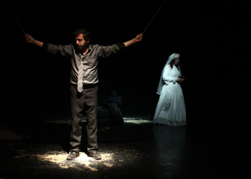 نمایش دوشیزه در تماشاخانه آبان به صحنه رفت
