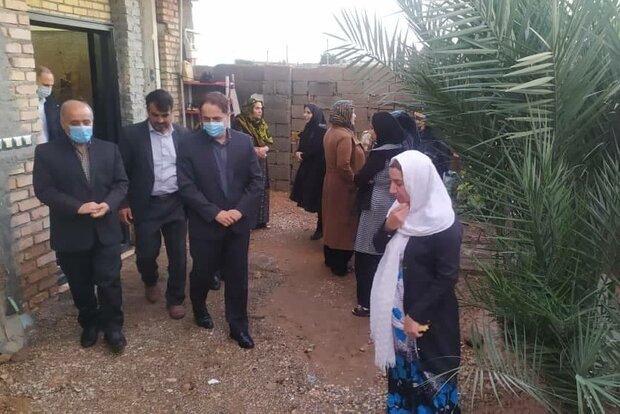 توزیع ۴۰۰ سبد معیشتی بین مددجویان شهر سیل زده مورموری
