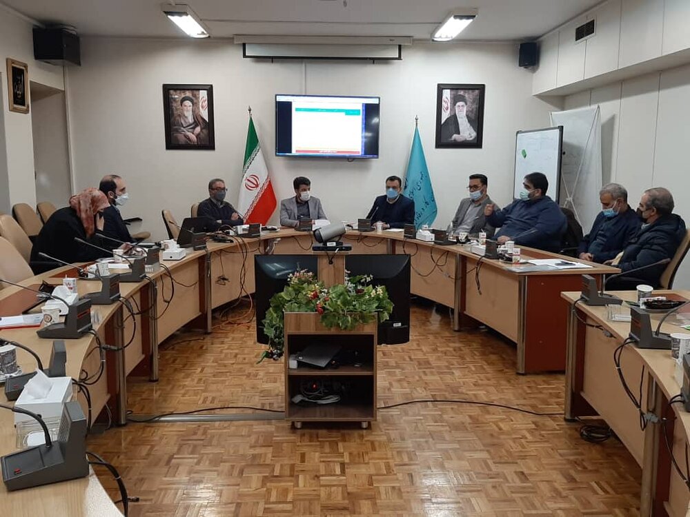 کارگران و کارفرمایان مانع توقف تولید شده‌اند