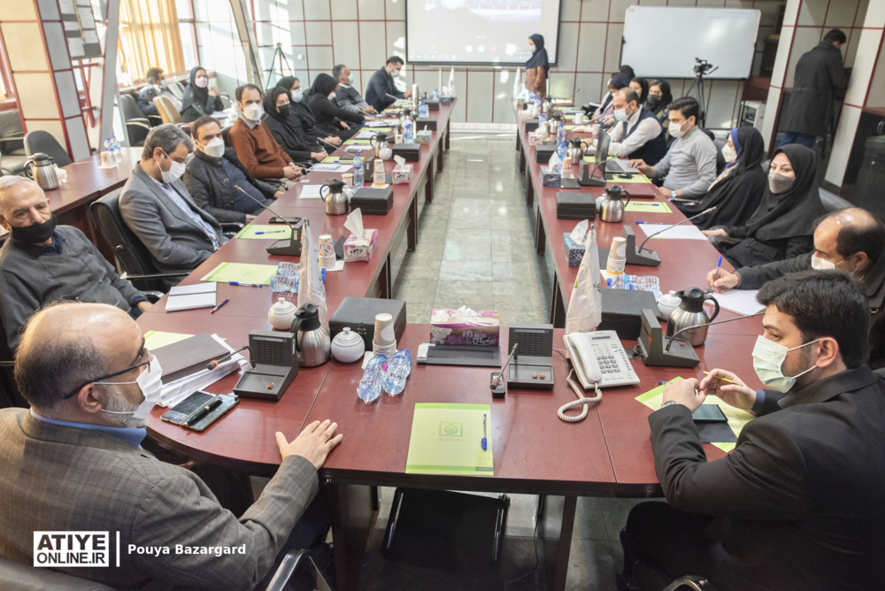 نشست مدیرکل دفتر هماهنگی امور اقتصادی وزارت کار با پژوهشگران موسسه عالی پژوهش تامین اجتماعی