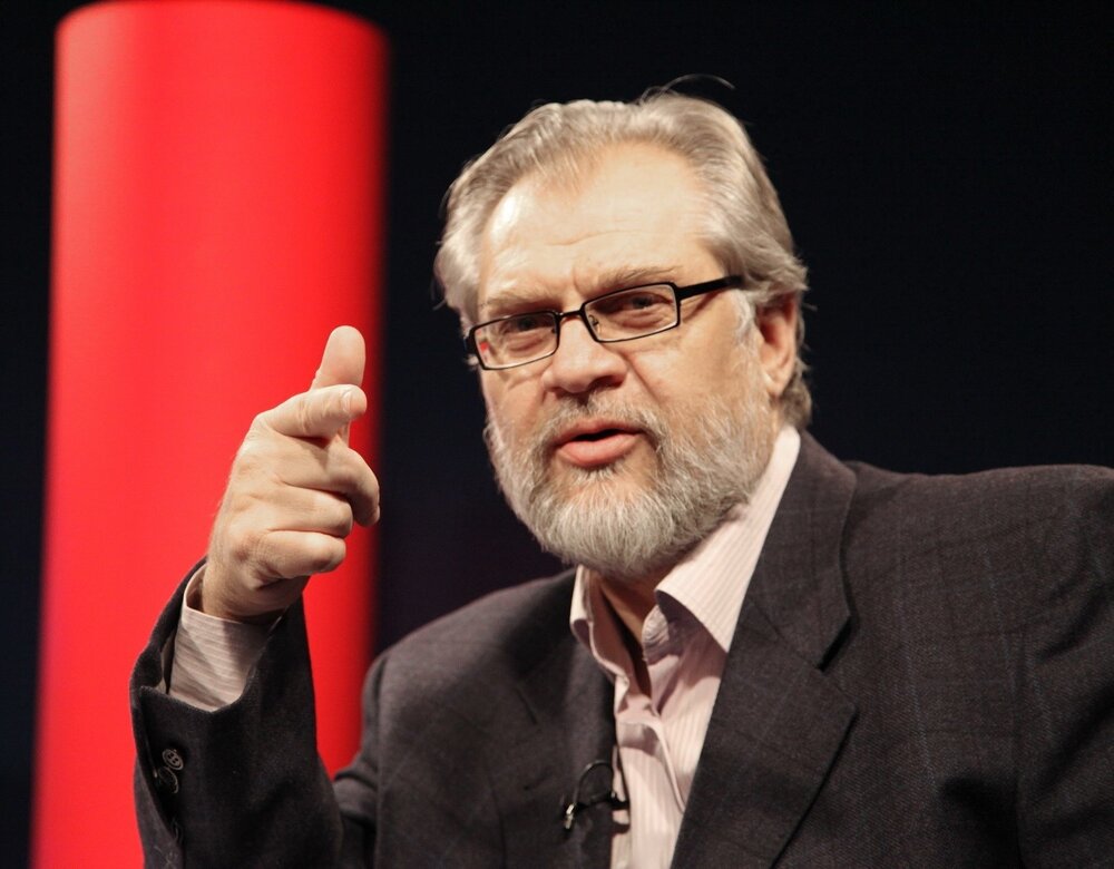 نادر طالب‌زاده نارسایی قلبی دارد/ مردم برای بهبودی کامل او دعا کنند