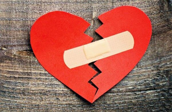 خیانت زوجین در فضای مجازی؛ "چک کردن" گوشی جواب می‌دهد؟