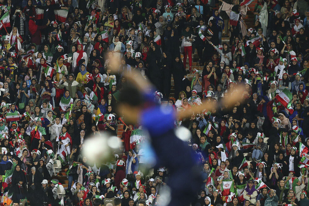 بلاتکلیفی حضور تماشاگران در بازی ایران و عراق 