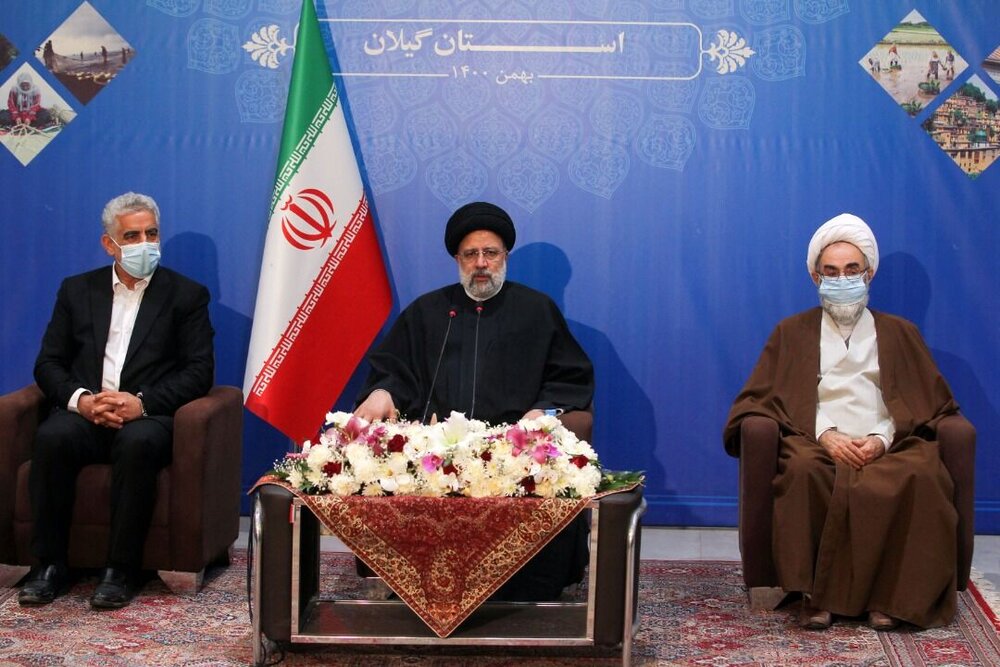 نسبت به ایرانی های خارج از کشور نیز مسئولیت داریم