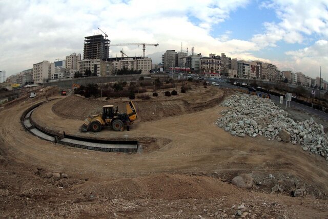 بررسی راه‌های تکمیل گردش‌های ترافیکی تقاطع فرحزادی-هاشمی