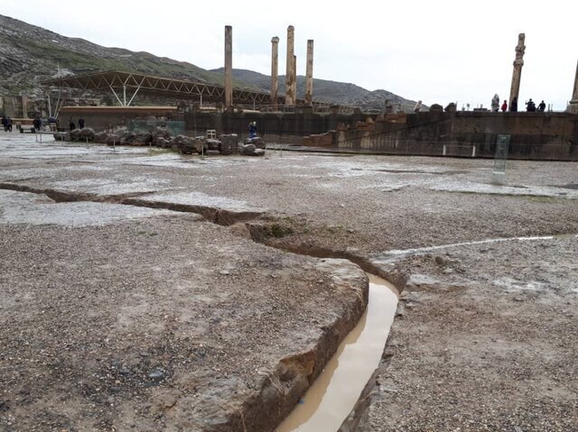 چرا "تخت‌جمشید" را سیل نبرد؟
