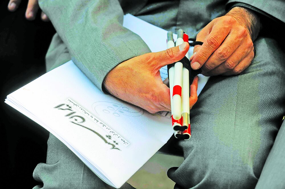 انتقاد از بی‌تفاوتی در برابر خاموشی « ایران سپید»  