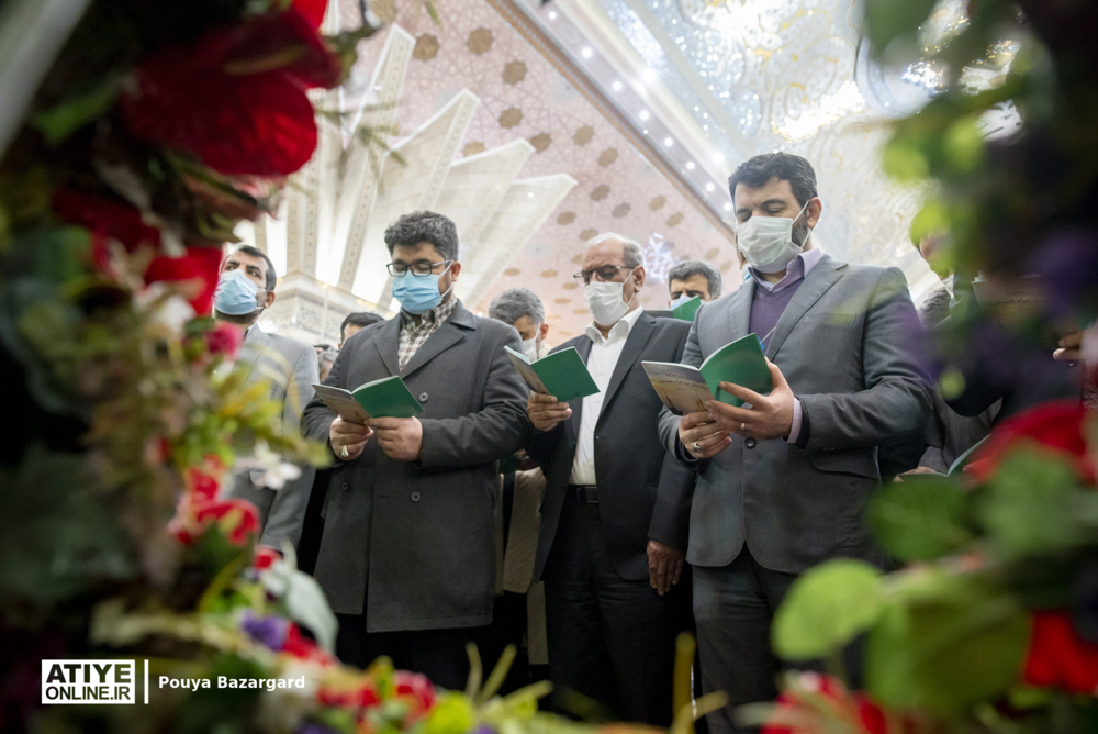 تجدید بیعت وزیر کار و مدیرعامل سازمان تامین‌اجتماعی با آرمان‌های حضرت امام (ره)