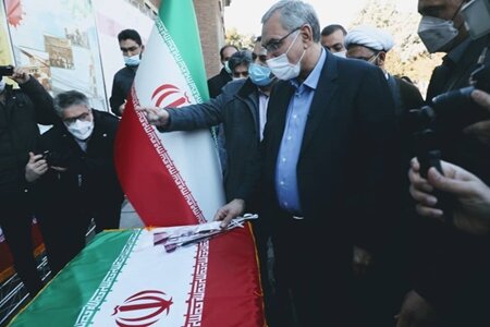 حضور وزیر بهداشت در محل یادمان امام خمینی(ره) در مجتمع بیمارستانی امام