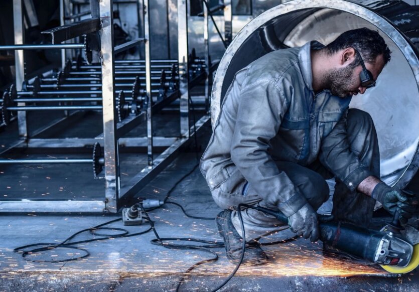 خط قرمز دولت جلوگیری از تعطیلی واحدهای تولیدی است