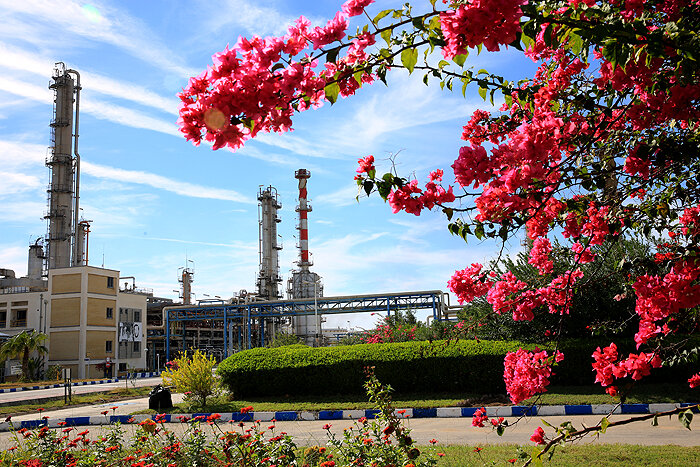 تعمیرات اساسی تبدیل کاتالیستی (واحد ۳۰۰) پالایشگاه نفت لاوان