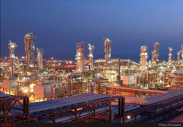 بازدید بازرس وزارت تعاون از شرکت پتروشیمی مسجدسلیمان