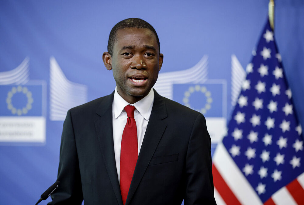 تلاش روسیه برای تقویت روبل منجر به تخلیه منابع برای ادامه جنگ می‌شود