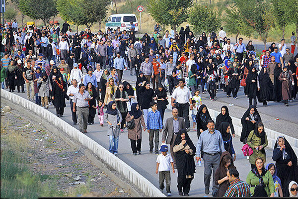 پیاده‌روی همگانی به مناسبت هفته کار و کارگر