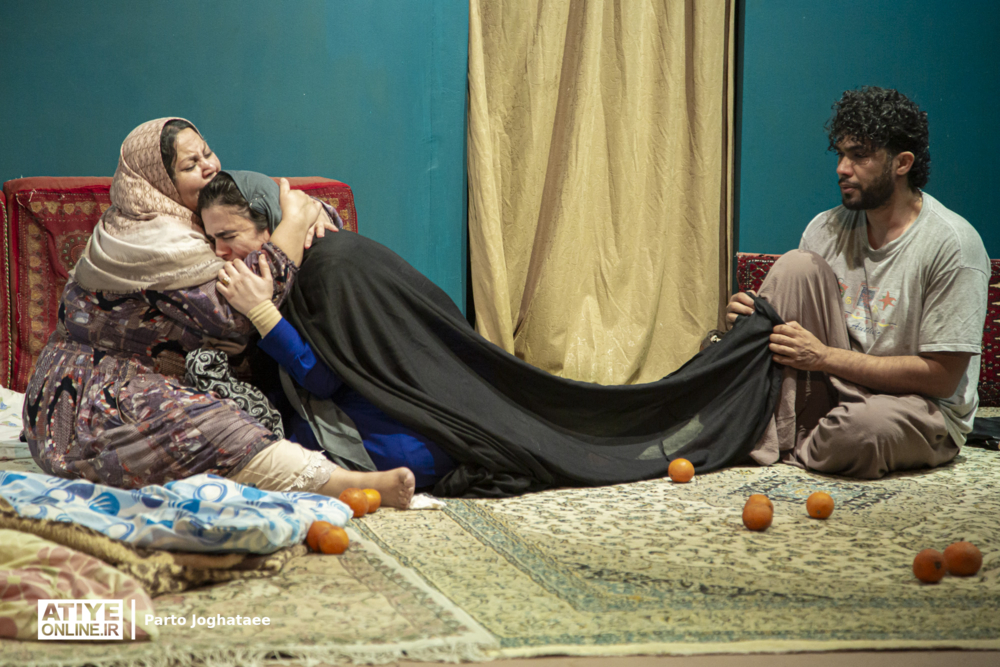 نمایش «هملت پشت‌کوهی»