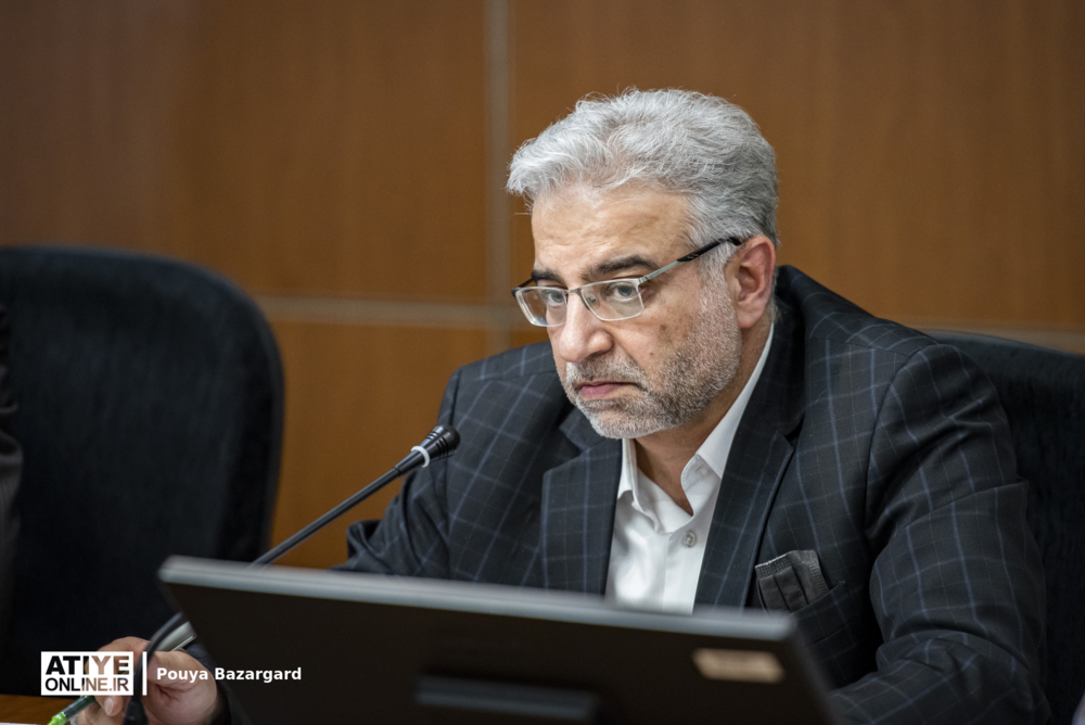 مجلس به زاهدی‌وفا اعتماد نکرد