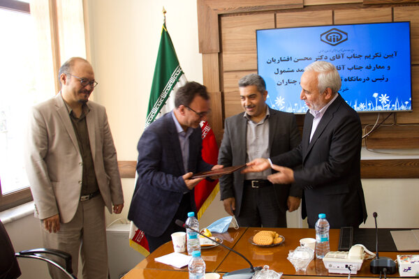 معرفی روسای جدید درمانگاه‌های تامین‌اجتماعی چناران و مشهد