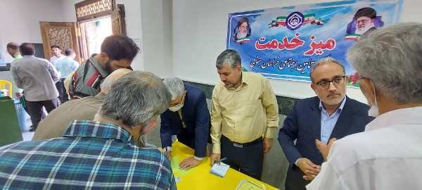 برپایی میز خدمت جهادی در مصلی نمازجمعه بیرجند