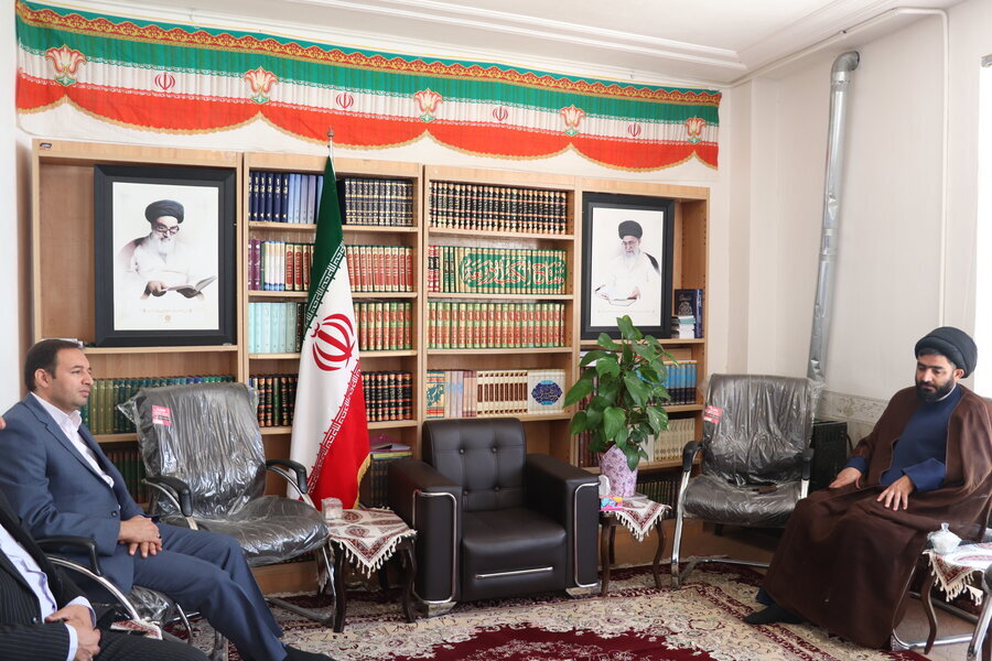 تاکید بر استفاده از ظرفیت روحانیون به عنوان پایگاه اجتماعی و معنوی