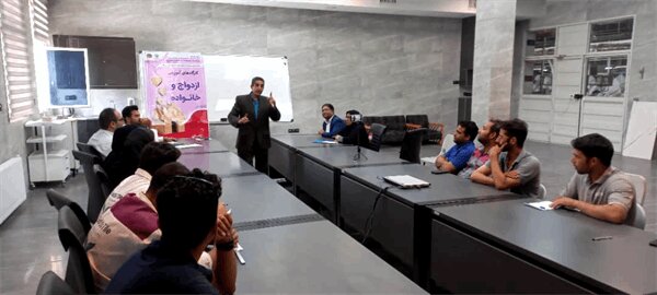 برگزاری کارگاه آموزشی پیشگیری از آسیب های اجتماعی در اشکذر