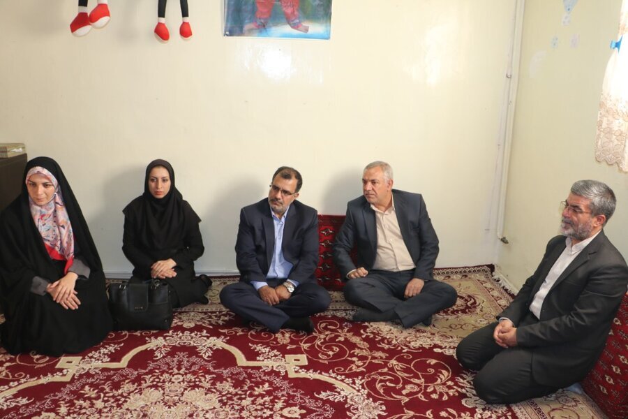 دیدار فرماندار بجنورد و مدیر کل بهزیستی با مددجویان تحت پوشش بهزیستی