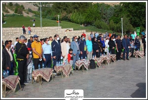 برگزاری همایش پیاده روی کارگران استان اصفهان همزمان با سراسر کشور در پارک کوهستانی صفه اصفهان