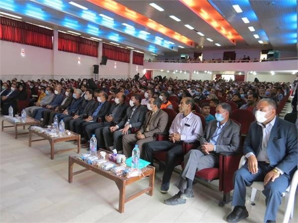 برگزاری همایش تجلیل از کارگران نمونه نایین