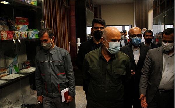 بازدید استاندار بوشهر از شهرک‌های صنعتی به مناسبت روز جهانی کارگر