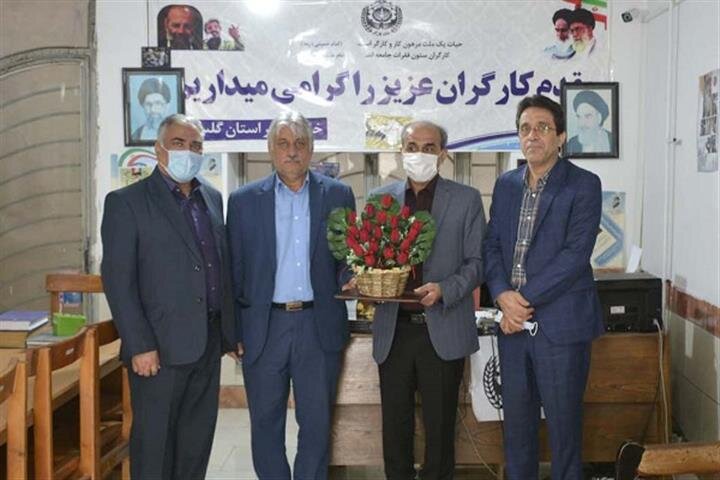 برای افزایش تعامل با جامعه کارگری و رفع مشکلاتشان تلاش می کنیم