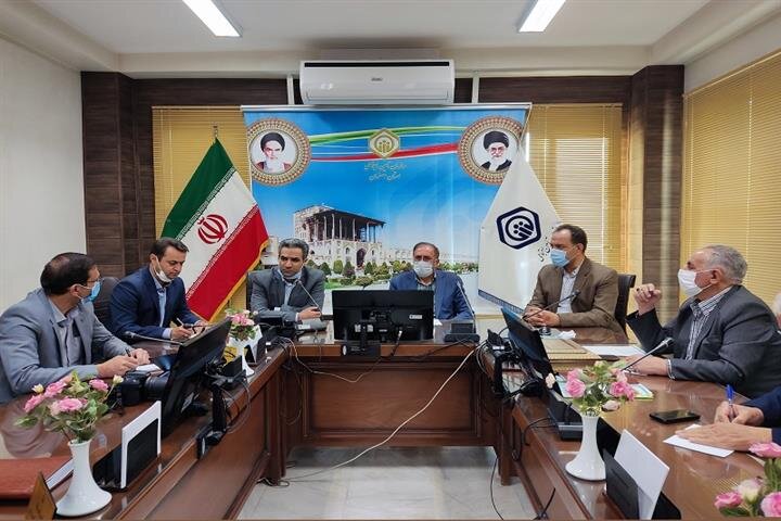 نخستین نشست هم اندیشی مدیران بیمه‌ای و درمان تامین اجتماعی اصفهان با هیات مدیره کانون‌ بازنشستگان استان برگزار شد