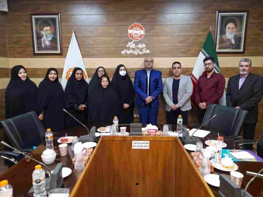 دیدار سرپرست بهزیستی استان با مدیر و کارشناسان روابط عمومی بمناسبت ۲۷ اردیبهشت ماه