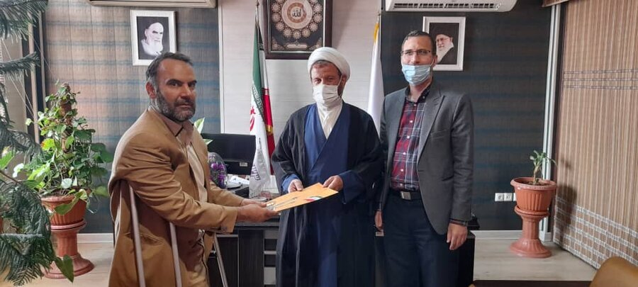 حضور مدیر کل تعاون، کار و رفاه اجتماعی استان در روابط عمومی بهزیستی قم و تبریک روز روابط عمومی