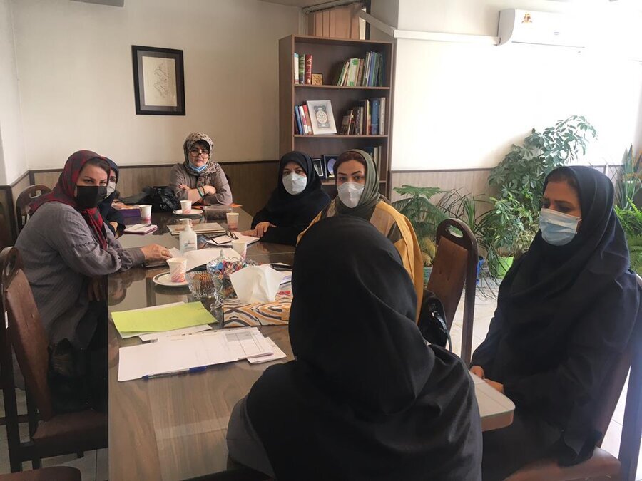 بررسی چالش های همیاران سلامت روان اجتماعی