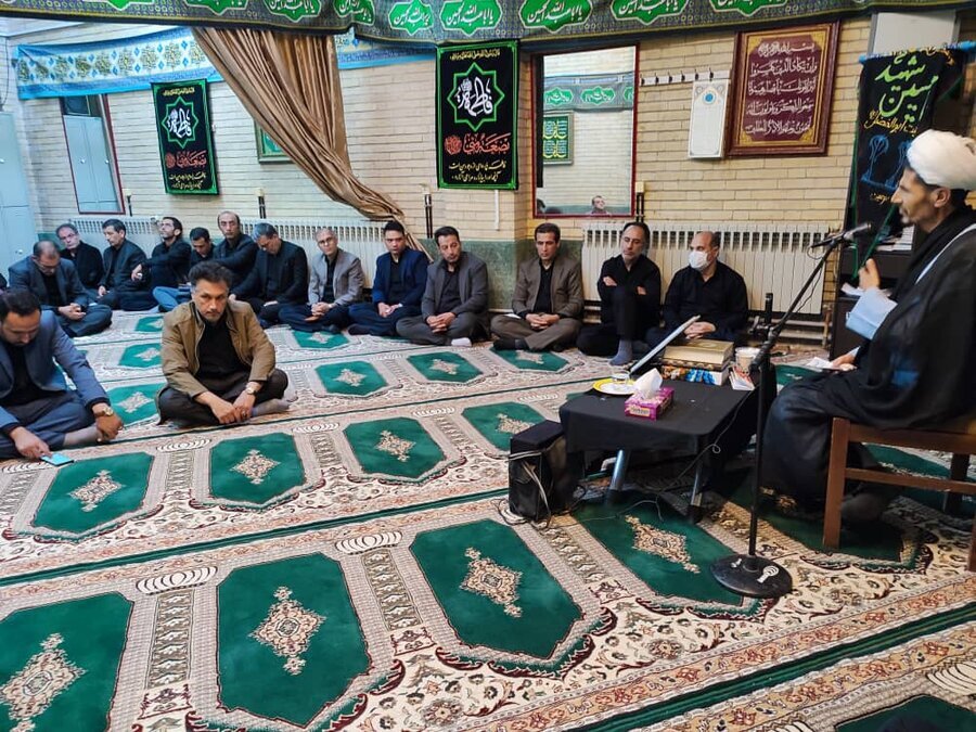 برگزاری سومین مراسم قرائت زیارت عاشواری حسینی توسط عزاداران و سوگوران بهزیستی استان