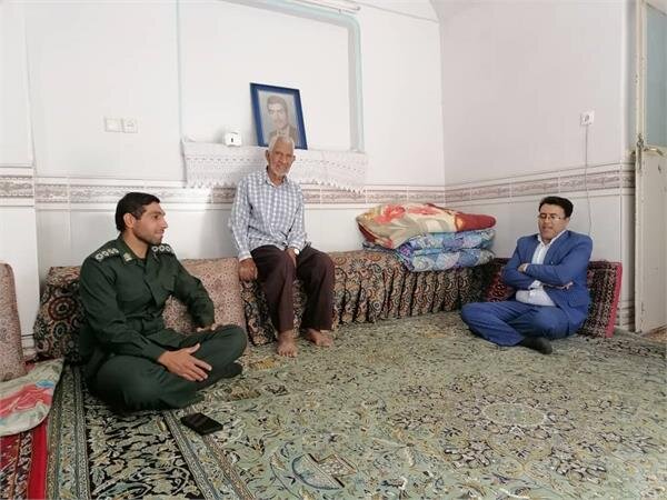دیدار رئیس اداره تعاون، کار و رفاه اجتماعی مهریز با ایثارگران این شهرستان