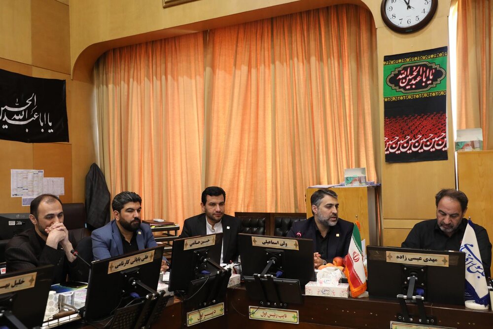  صندوق فولاد دیگر حیاط خلوت نیست