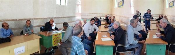 دیدار مدیران با مردم در قالب میز خدمت مستقر در نماز جمعه