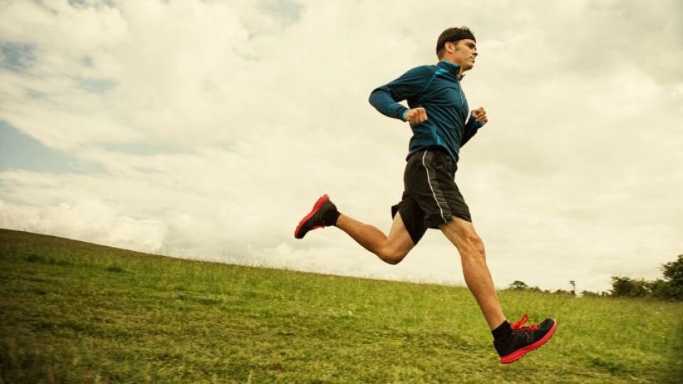 فعالیت بدنی باعث ترشح اندورفین و کاهش تنش می‌شود