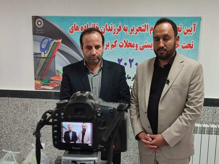 توزیع ۳۰۰بسته لوازم التحریر بین دانش آموزان تحت پوشش بهزیستی استان اردبیل