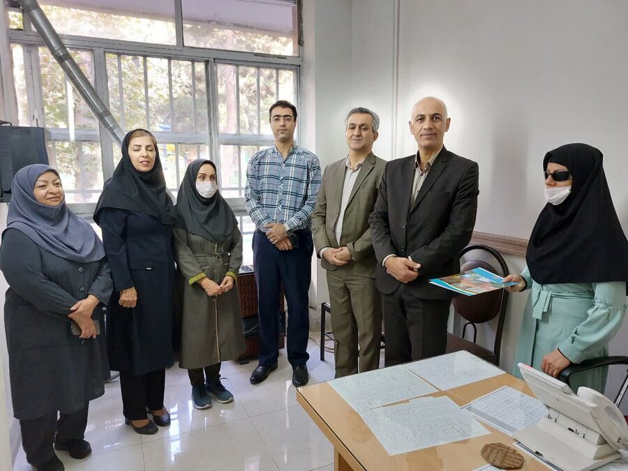 تقدیر از همکار روشندل در روز جهانی نابینایان