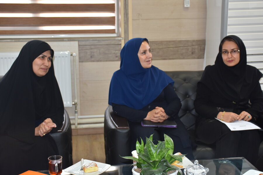 تجلیل از قهرمان ملی و عضو خانواده  شهدا